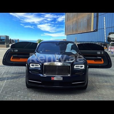 Azul Rolls Royce Wraith en alquiler en Sharjah 0