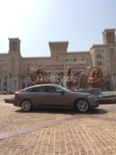 Braun BMW 640 GT zur Miete in Abu-Dhabi 1