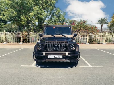 Marrone Mercedes G class in affitto a Abu-Dhabi 0