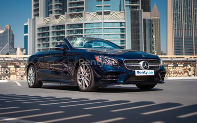 Blu Scuro Mercedes S560 convert in affitto a Dubai 0