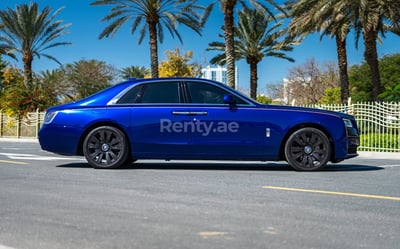 Azul Oscuro Rolls Royce Ghost en alquiler en Dubai 1