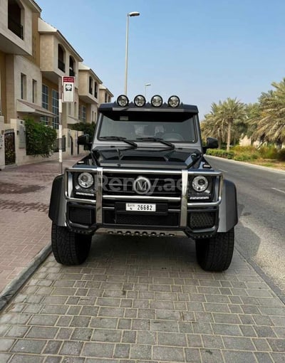 Dunkelgrau Mercedes G500 4x4 zur Miete in Dubai 1