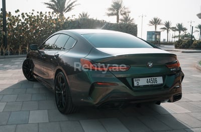 verde BMW 840 Grand Coupe in affitto a Abu-Dhabi 1