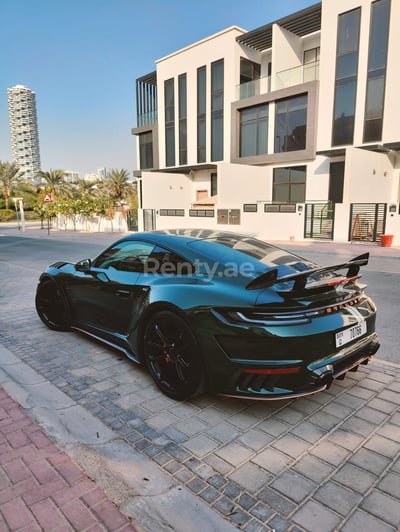 Grün Porsche 911 Carrera Turbo S Top Car zur Miete in Dubai 0