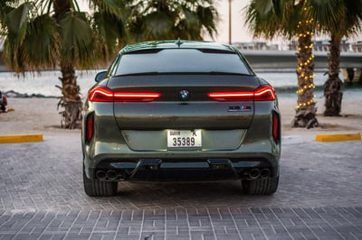 اللون الرمادي 2021 BMW X6 50i V8 BiTurbo engine with X6M bodykit للإيجار في أبو ظبي 1