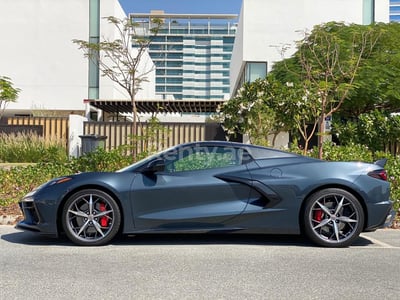 اللون الرمادي Chevrolet Corvette Spyder للإيجار في أبو ظبي 0