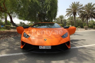 Orange Lamborghini Huracan Performante en location à Dubai 0