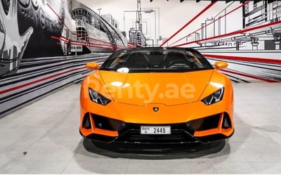 naranja Lamborghini Evo spyder en alquiler en Dubai 1