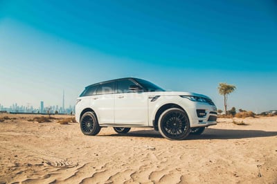 أبيض Range Rover Sport للإيجار في دبي 1