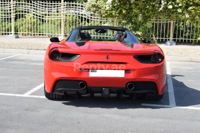 أحمر Ferrari 488 Spider للإيجار في دبي 1