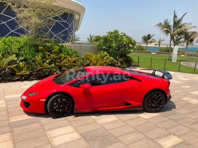 rojo Lamborghini Huracan LP-610 en alquiler en Dubai 0