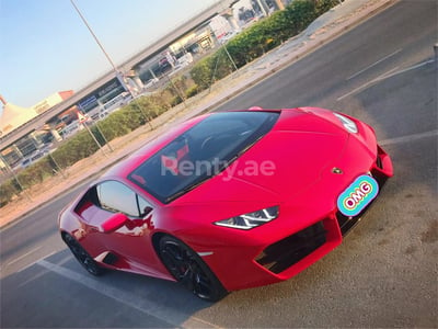 أحمر Lamborghini Huracan للإيجار في دبي 0