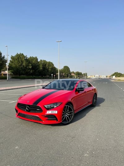 Rosso Mercedes CLS 53 in affitto a Abu-Dhabi 0