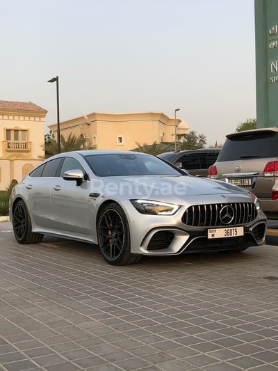 Gris Argenté Mercedes AMG GT63s en location à Sharjah 0