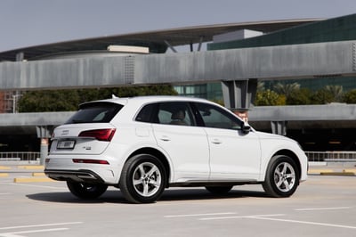 Blanc Audi Q5  45TFSI quattro en location à Sharjah 1