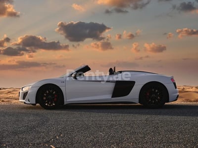 White Audi R8 Facelift for rent in Sharjah 1