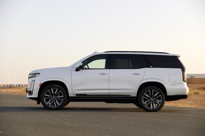 Blanco Cadillac Escalade en alquiler en Sharjah 1