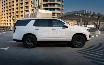 Blanc Chevrolet Tahoe en location à Dubai 1