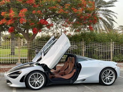 White McLaren 720 S for rent in Abu-Dhabi 1