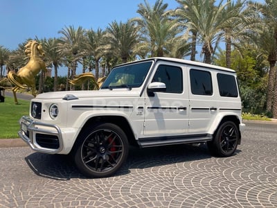 Blanc Mercedes G63 AMG en location à Dubai 0