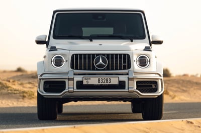 Blanc Mercedes G63 AMG en location à Sharjah 0