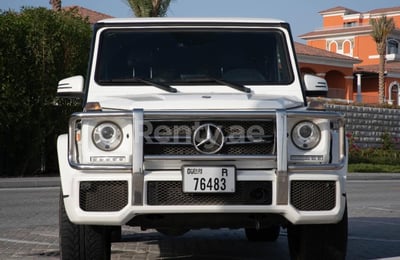 Blanco Mercedes G63 class en alquiler en Abu-Dhabi 0