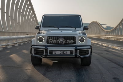 أبيض Mercedes G63 AMG للإيجار في أبو ظبي 0