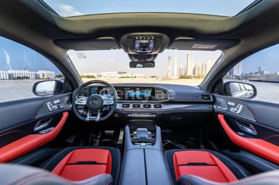 Blanco MERCEDES GLE 53 COUPE en alquiler en Abu-Dhabi 0