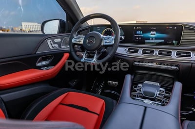 Blanco MERCEDES GLE 53 COUPE en alquiler en Dubai 1