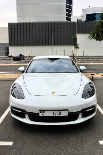 White Porsche Panamera for rent in Abu-Dhabi 0