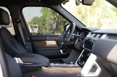 White Range Rover Vogue for rent in Dubai 1