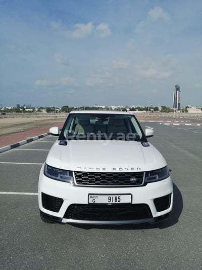 Белый Range Rover Sport в аренду в Дубай 0