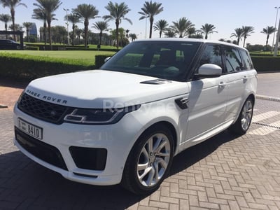 在迪拜租赁白色 Range Rover Sport Dynamic 0