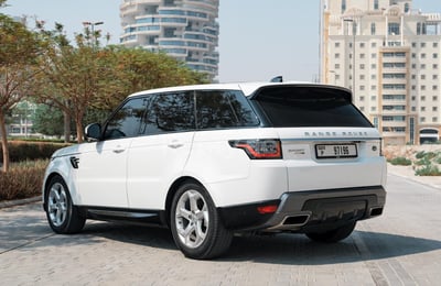 Weiß Range Rover Sport zur Miete in Abu-Dhabi 0