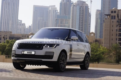 White Range Rover Vogue for rent in Sharjah 0