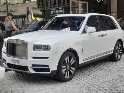 White Rolls Royce Cullinan for rent in Dubai 0