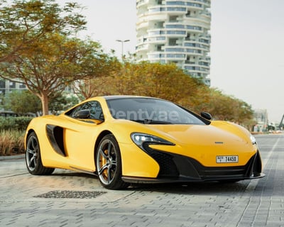 Gelb McLaren 650S Spider zur Miete in Dubai 1