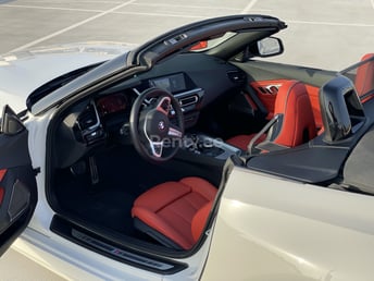 أبيض BMW Z4 للإيجار في Abu-Dhabi 2