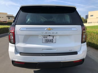 Blanc Chevrolet Tahoe en location à Dubai 2