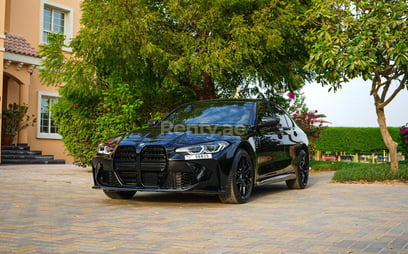 Negro 2021 BMW 330i with M3 competition bodykit and upgraded exhaust system en alquiler en Dubai