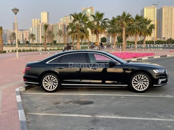 Negro Audi A8 L60 TFSI en alquiler en Abu-Dhabi 1