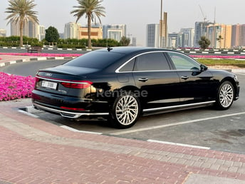 在Abu-Dhabi租赁黑色 Audi A8 L60 TFSI 2