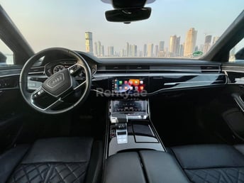 Negro Audi A8 L60 TFSI en alquiler en Abu-Dhabi 4