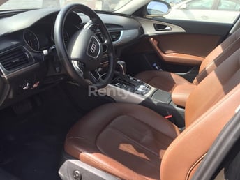 أسود Audi A6 2,8 quatrro للإيجار في Dubai 3