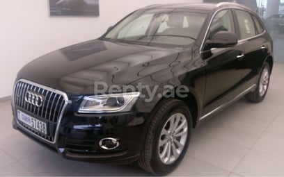 Черный Audi Q5 в аренду в Sharjah