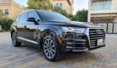 Black Audi Q7 for rent in Abu-Dhabi 0