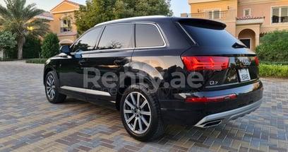 Black Audi Q7 for rent in Dubai 1