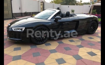 Черный Audi R8 Spider в аренду в Abu-Dhabi