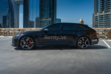 Schwarz Audi RS6 zur Miete in Sharjah 0