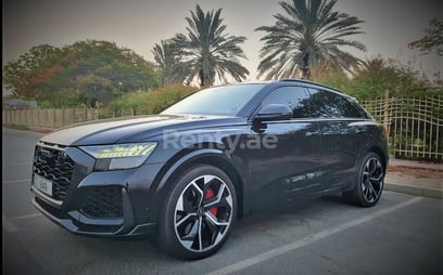 Negro RSQ8 en alquiler en Dubai